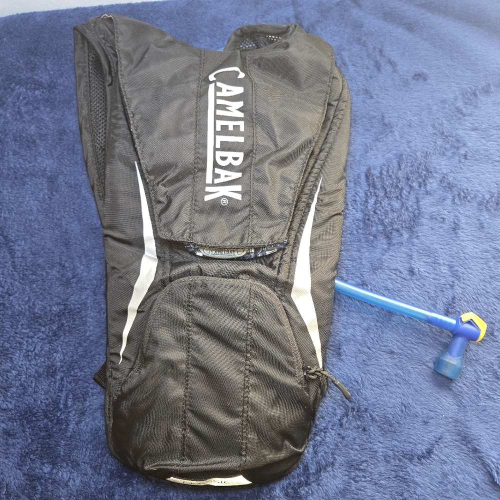 CamelBak Black Hydration Classic Pack 2L Black With Gray Reflective Trim
